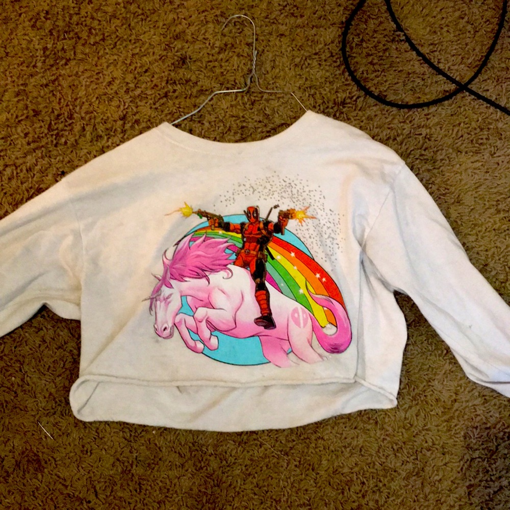 Deadpool lone sleeve crop top from hot topic